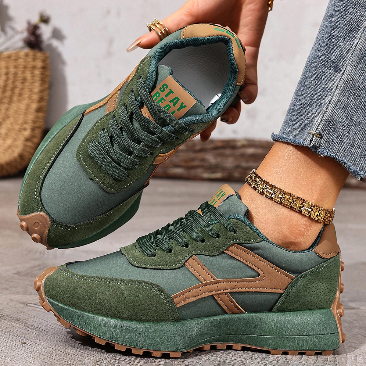 Women Sneakers 2025 New Leisure Running Shoes Fashion Designer Leather Sneakers Women Luxury Platform Sports Shoes for Women