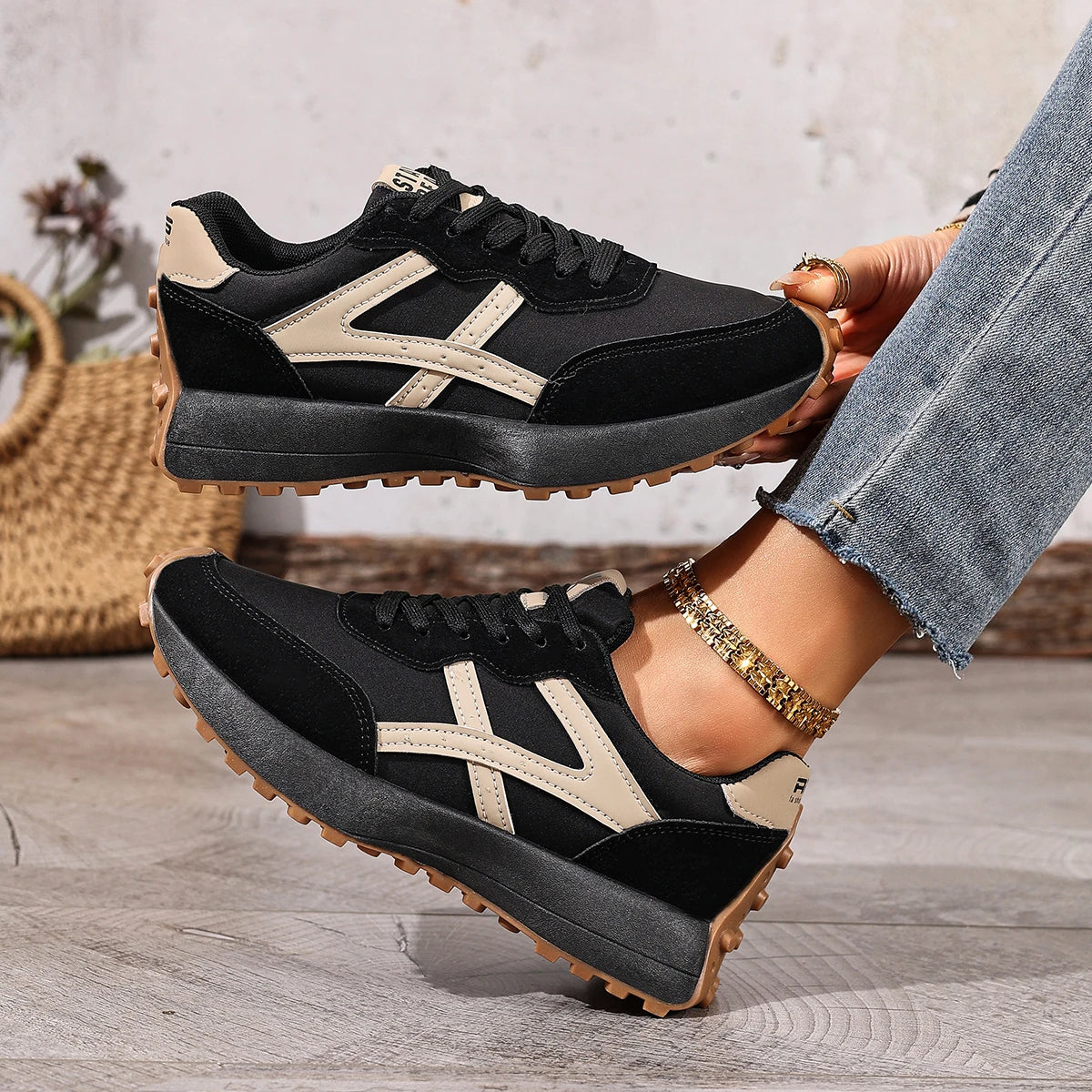 Women Sneakers 2025 New Leisure Running Shoes Fashion Designer Leather Sneakers Women Luxury Platform Sports Shoes for Women
