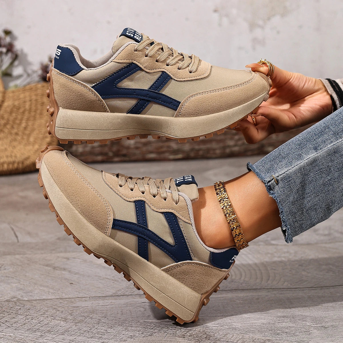 Women Sneakers 2025 New Leisure Running Shoes Fashion Designer Leather Sneakers Women Luxury Platform Sports Shoes for Women